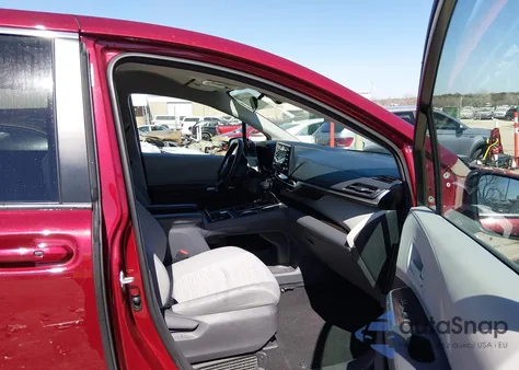 2021 Toyota Sienna Le z USA, uszkodzony, nr VIN 5TDKRKEC4MS051114